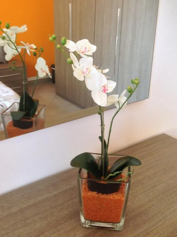 Perla Del Lago Rent Apartments シルミオーネ イタリア