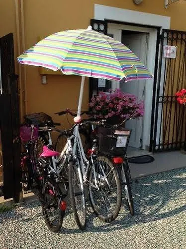 Perla Del Lago Rent Apartments シルミオーネ