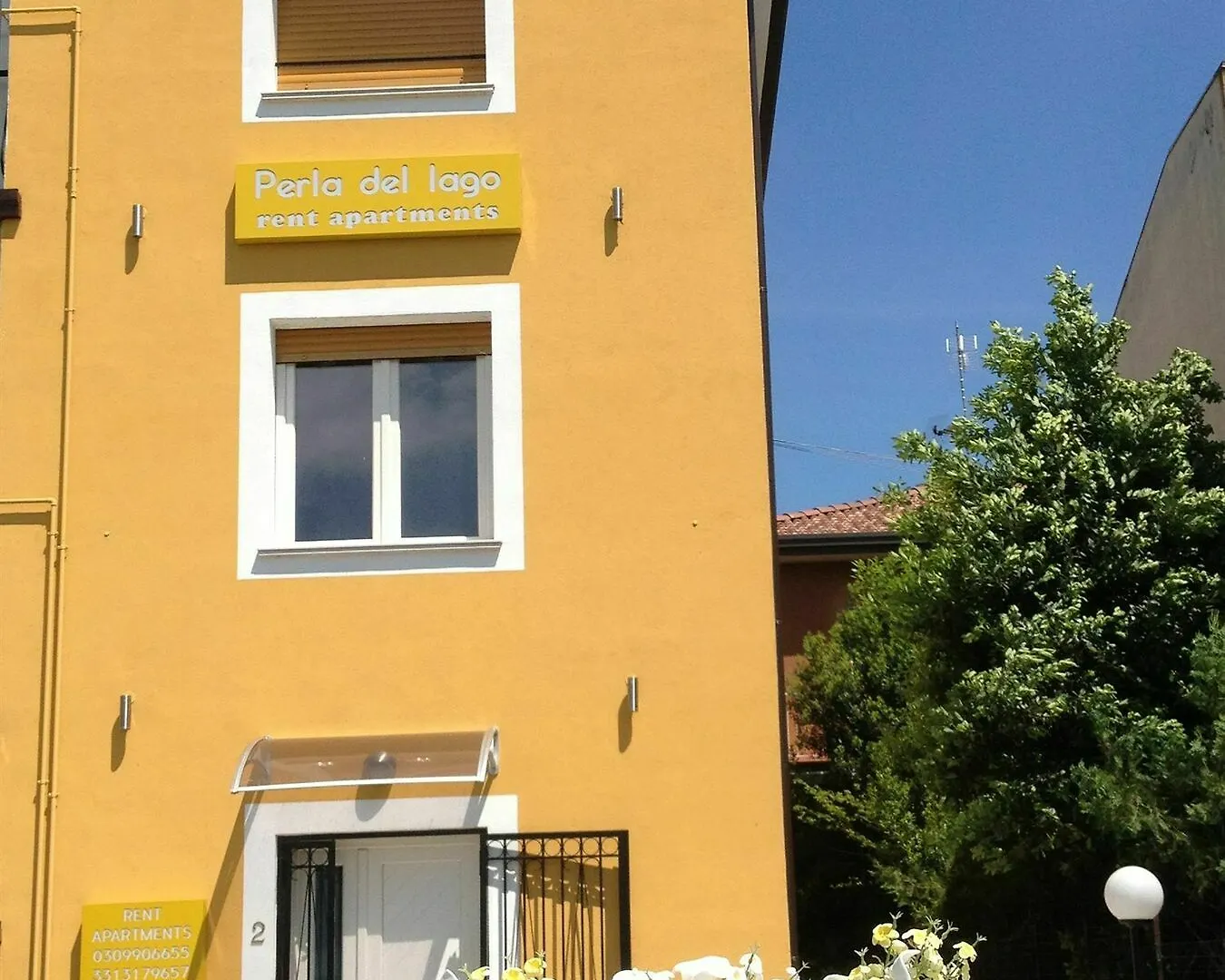 Perla Del Lago Rent Apartments シルミオーネ