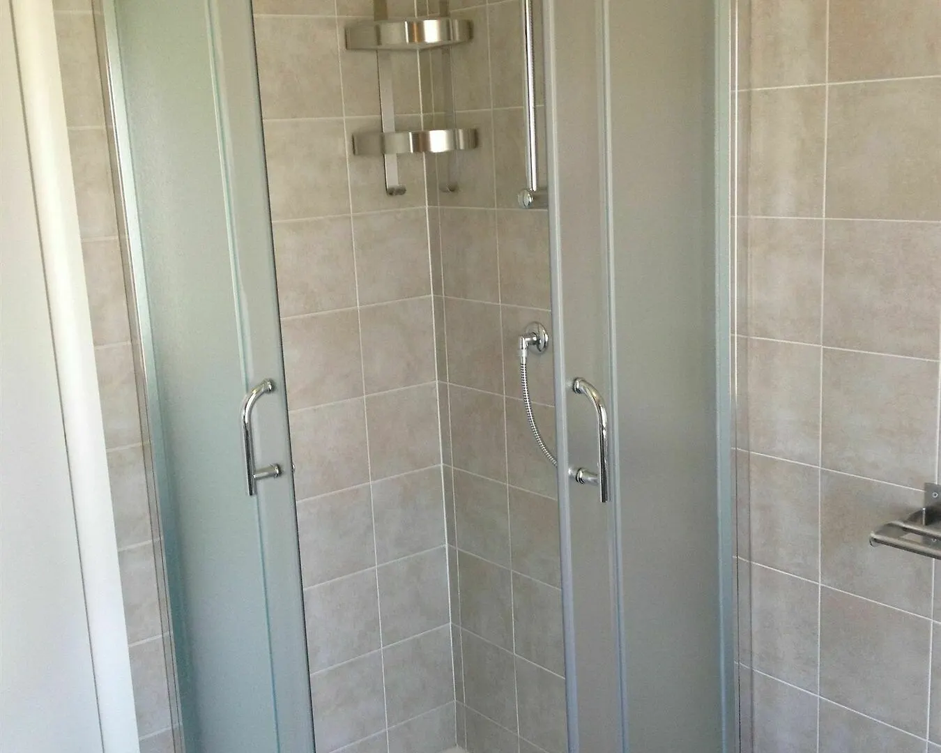 Perla Del Lago Rent Apartments シルミオーネ