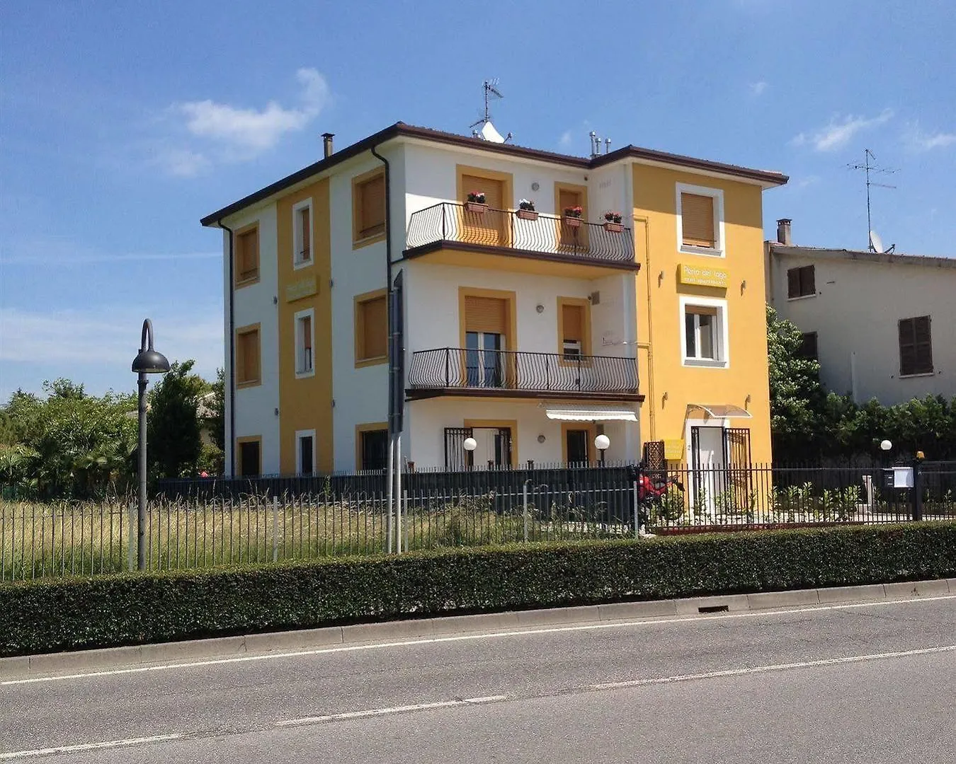 Perla Del Lago Rent Apartments Sirmione Italy